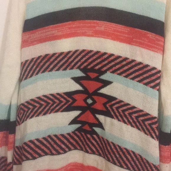 Long White Cardigan Sweater Aztec design (size L) - Picture 6 of 8